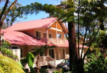 Volcano Forest Inn allows 18 year olds to book a room