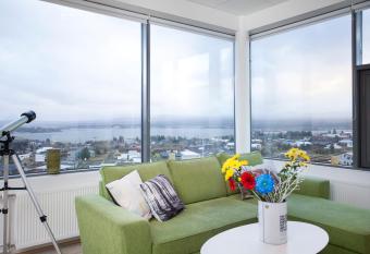 Blue Mountain Apartments by Heimaleiga allows 18 year olds to book a room