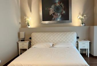 Dimora 4 Spade allows 18 year olds to book a room