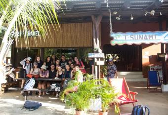 Tsunami Hostel has Balcony rooms