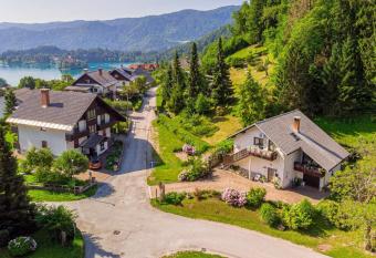 Apartment Nu  ka has Balcony rooms