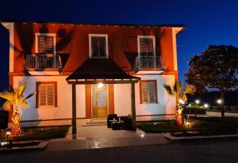Agriturismo il Casale has Balcony rooms