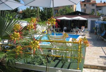 Villa Sens has Balcony rooms