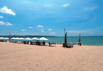 Villa Happy Jimbaran has Balcony rooms