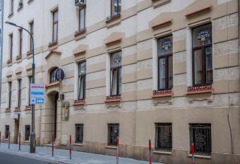 Amber Hostel has Balcony rooms