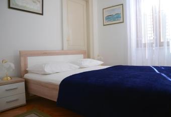 Rovinj Center Town Apartment allows 18 year olds to book a room