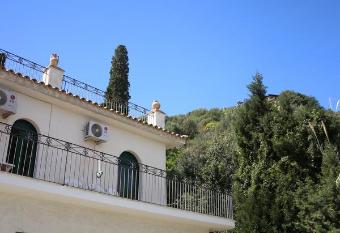 Villa Moschella has Balcony rooms