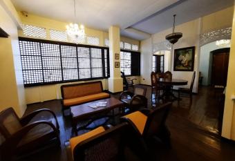 Paradores Del Castillo has Balcony rooms