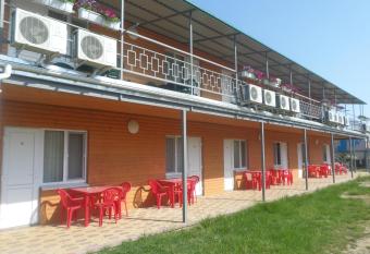 Zolotoy Bereg Hotel has Balcony rooms