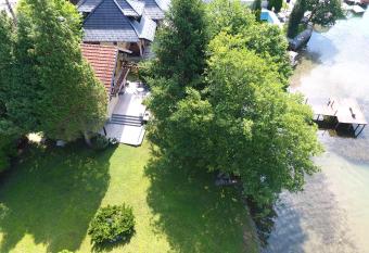 Ku  a Dragovi   has Balcony rooms