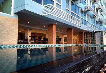 Nantra Pattaya Baan Ampoe Beach allows 18 year olds to book a room