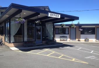 Departure Bay Motel has Balcony rooms
