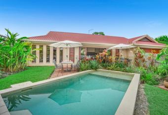 Belle Escapes Villa Latania Palm Cove has Balcony rooms