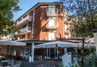 Hotel Orsa Maggiore allows 18 year olds to book a room