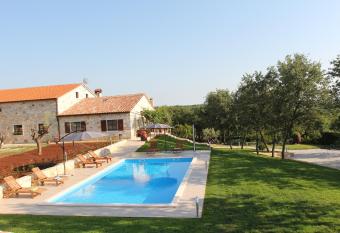 Apartment Jakici has Balcony rooms