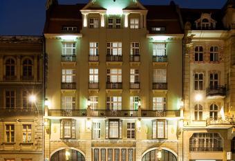 Hotel NH Poznan allows 18 year olds to book a room