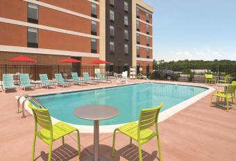 Home2 Suites by Hilton Knoxville West allows 18 year olds to book a room