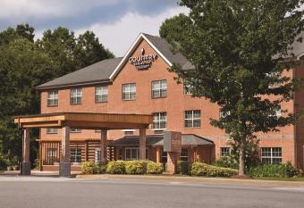 Country Inn & Suites by Radisson, Newnan, GA allows 18 year olds to book a room