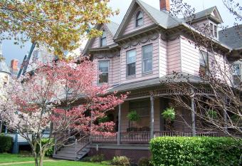 Hollerstown Hill Bed and Breakfast has Balcony rooms