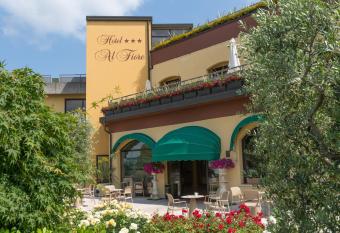 Hotel Ristorante Al Fiore allows 18 year olds to book a room