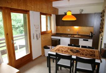 Diablerets SKI LIFT & MOUNTAIN apartments has Balcony rooms