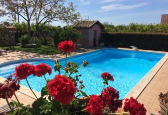 Il Giardino Segreto B&B allows 18 year olds to book a room