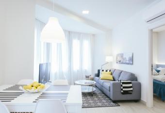 The Lucky Flats - Poeta Quintana allows 18 year olds to book a room