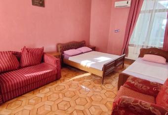 Batumi Sun Hostel has Balcony rooms