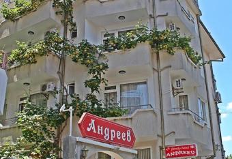 Family Hotel Andreev has Balcony rooms