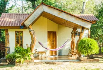 Hostal y Restaurante Rancho Merida has Balcony rooms