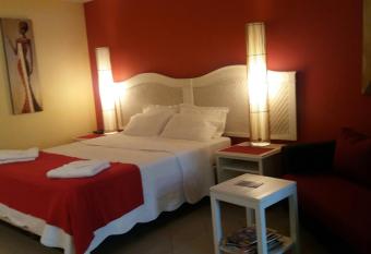 R  sidence de la Vielle Tour - Studio particulier vue mer has Balcony rooms