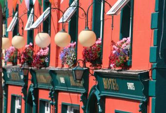 Bridge Hotel allows 18 year olds to book a room