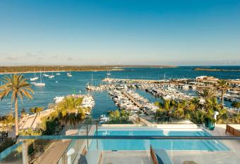 Hotel Honucai has Balcony rooms