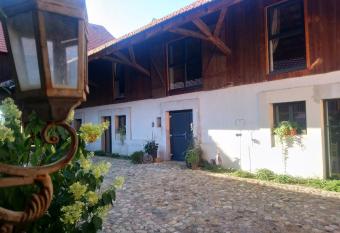 Cot   Cour Bischwihr Colmar has Balcony rooms