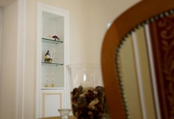 Palazzo Volta Boutique Luxury B&B has rooms with a private hot tub