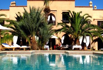 Villa Le Perroquet Bleu allows 18 year olds to book a room