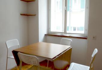 Apartment Jakominiplatz has Balcony rooms