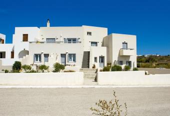Tsakanos Home has Balcony rooms