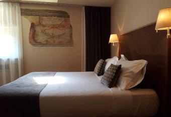 Palazzo Ai Capitani allows 18 year olds to book a room