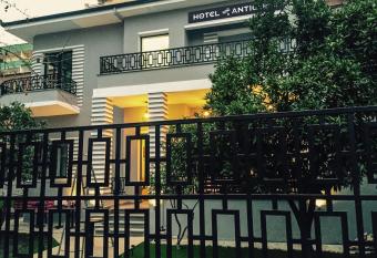 Hotel Antigone has Balcony rooms