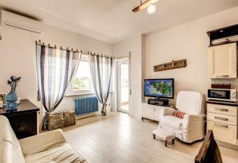 Seaside Rome has Balcony rooms