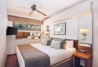 Iberostar Selection Jard  n del Sol Suites - Adults Only allows 18 year olds to book a room