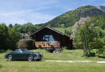 Le Petit Skieur B&B allows 18 year olds to book a room