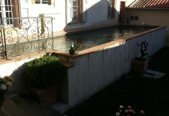 Chez Louise has Balcony rooms