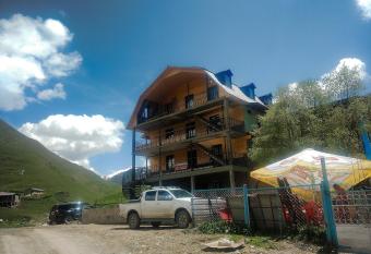Ushguli Panorama Guest House has Balcony rooms