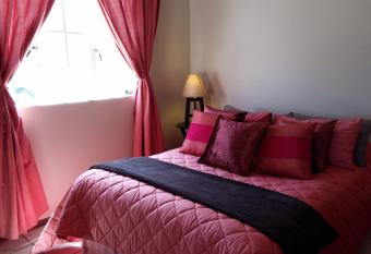 Port Elizabeth Apartment allows 18 year olds to book a room