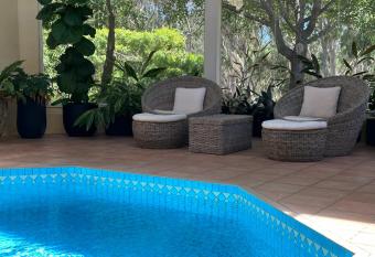 The Retreat at Stirling has Balcony rooms