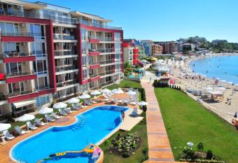 Aurelia Beach Complex has Balcony rooms