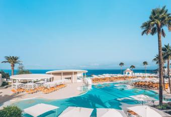 Iberostar Selection S  bila - Adults Only allows 18 year olds to book a room
