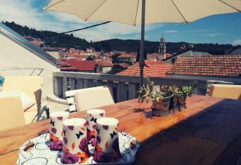 Apartments Ani has Smoking/Balcony rooms